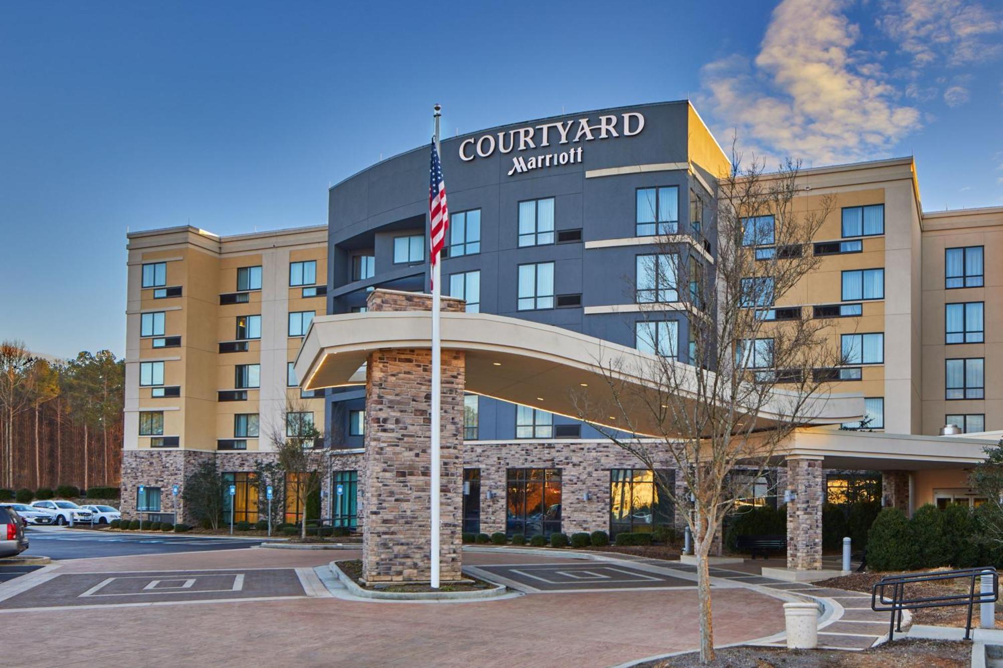Отель Courtyard By Marriott Atlanta Лития-Спрингс Экстерьер фото