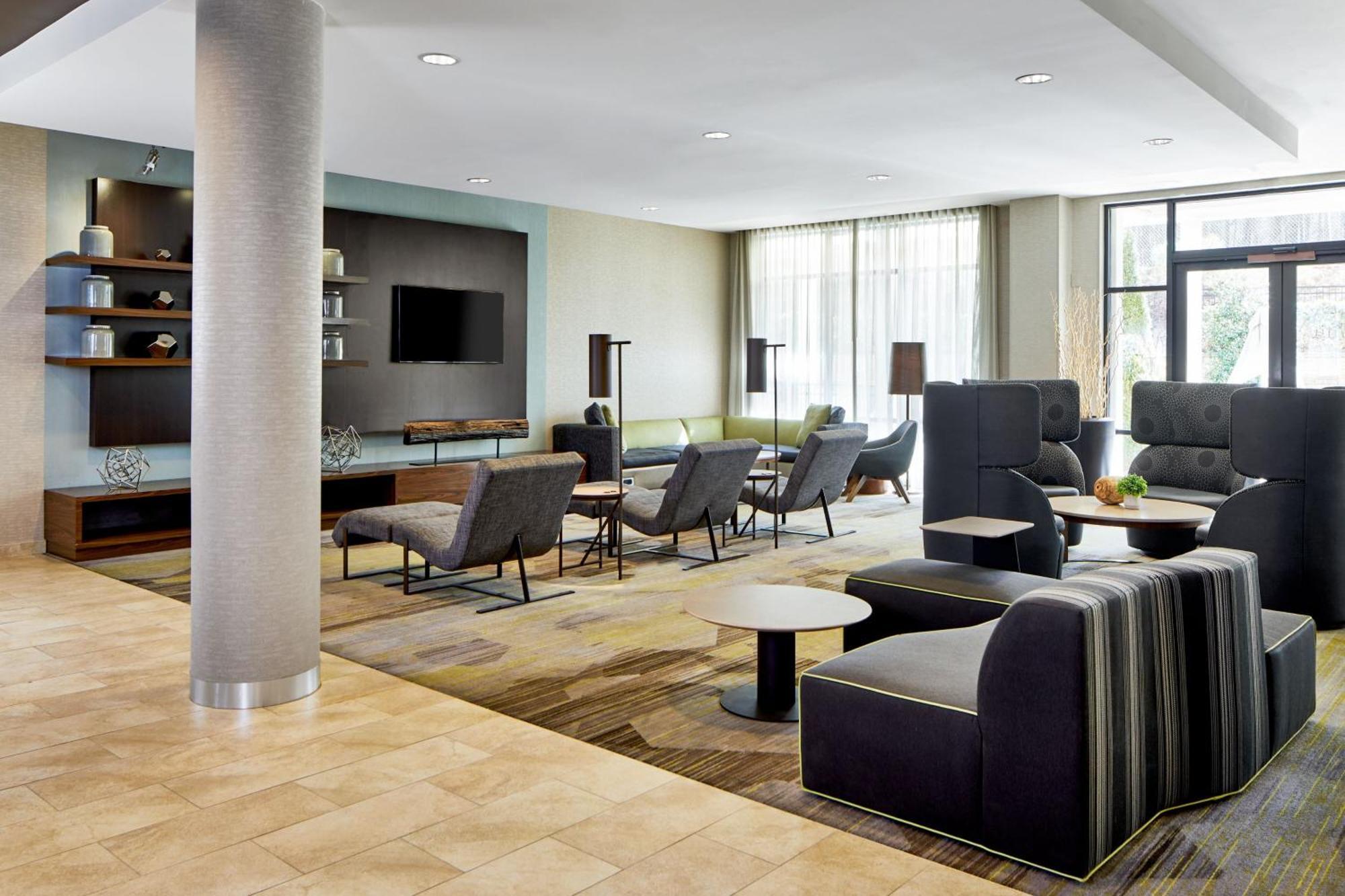 Отель Courtyard By Marriott Atlanta Лития-Спрингс Экстерьер фото
