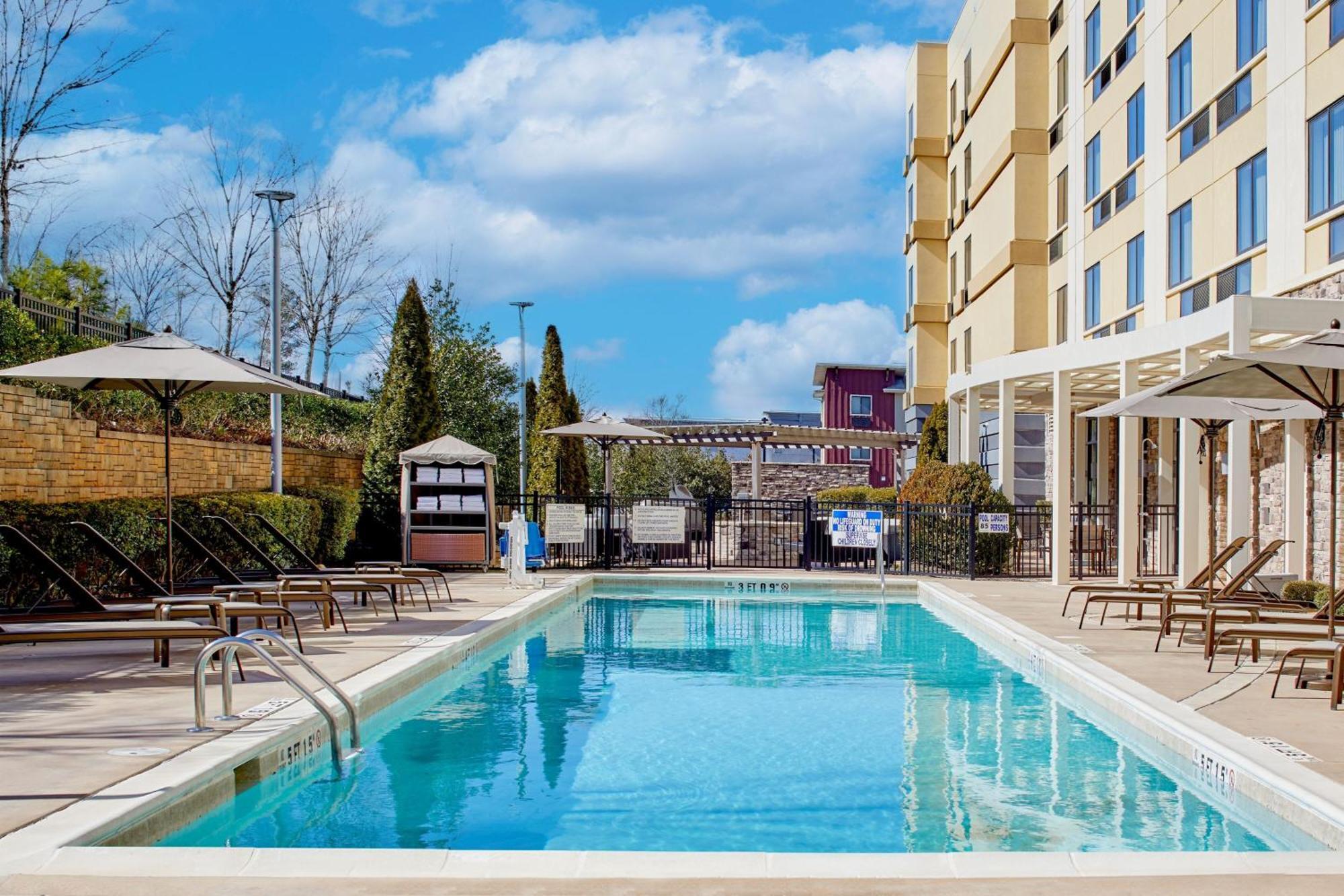 Отель Courtyard By Marriott Atlanta Лития-Спрингс Экстерьер фото