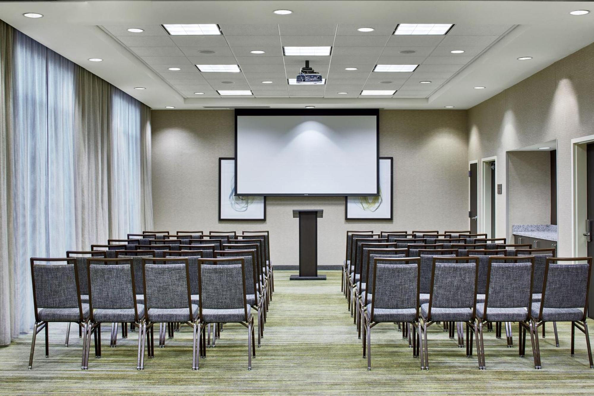 Отель Courtyard By Marriott Atlanta Лития-Спрингс Экстерьер фото