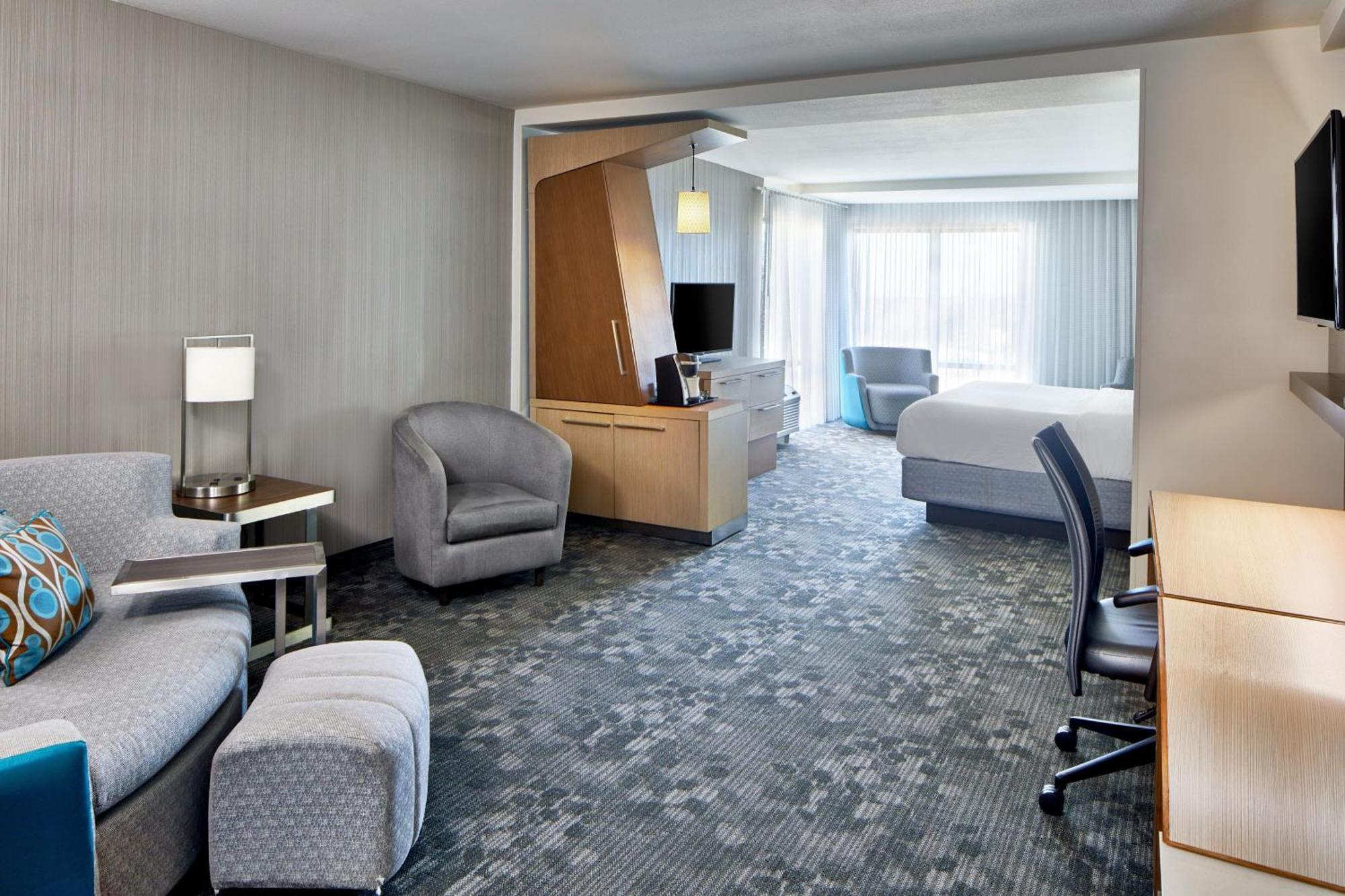 Отель Courtyard By Marriott Atlanta Лития-Спрингс Экстерьер фото
