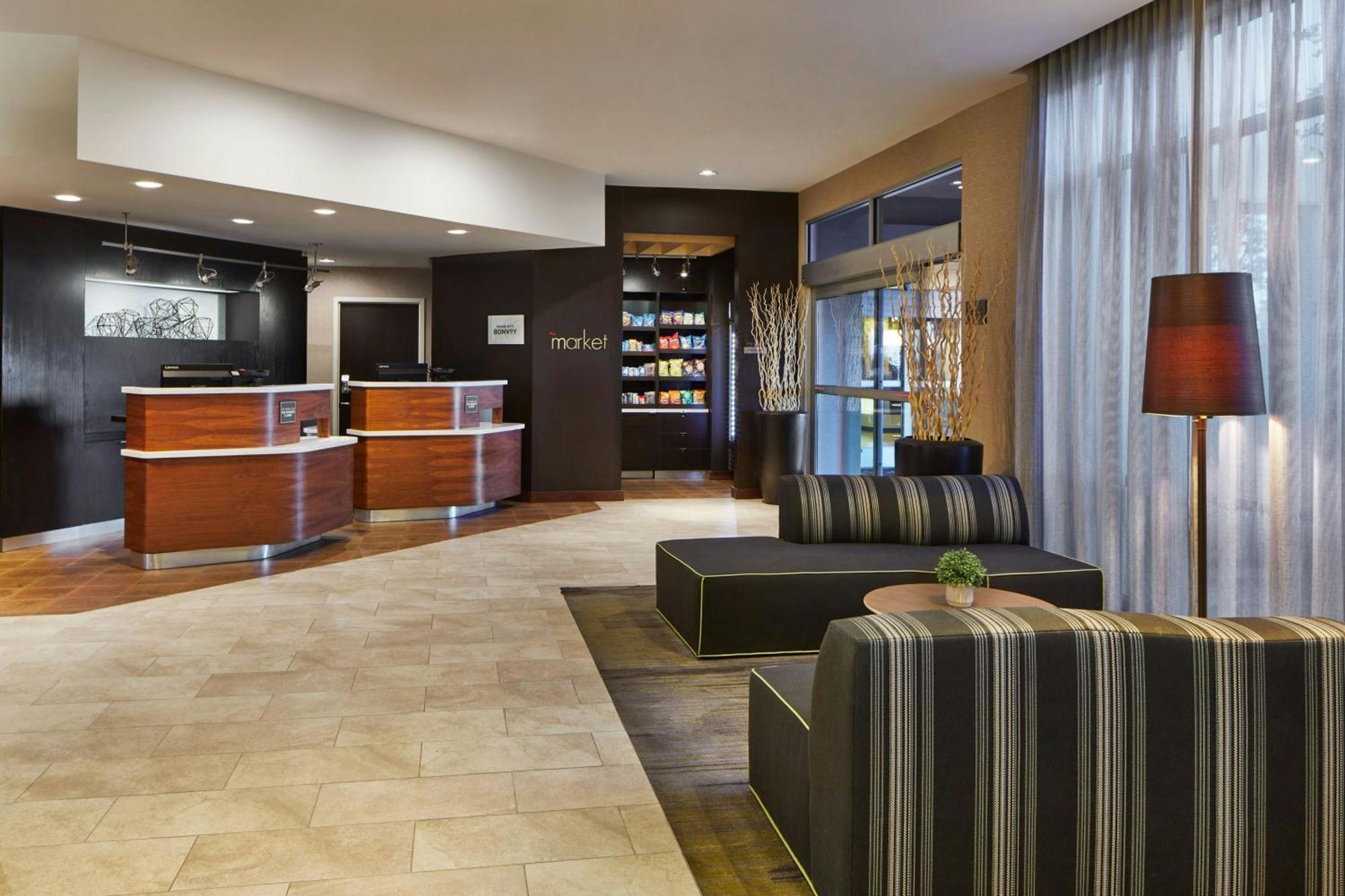 Отель Courtyard By Marriott Atlanta Лития-Спрингс Экстерьер фото
