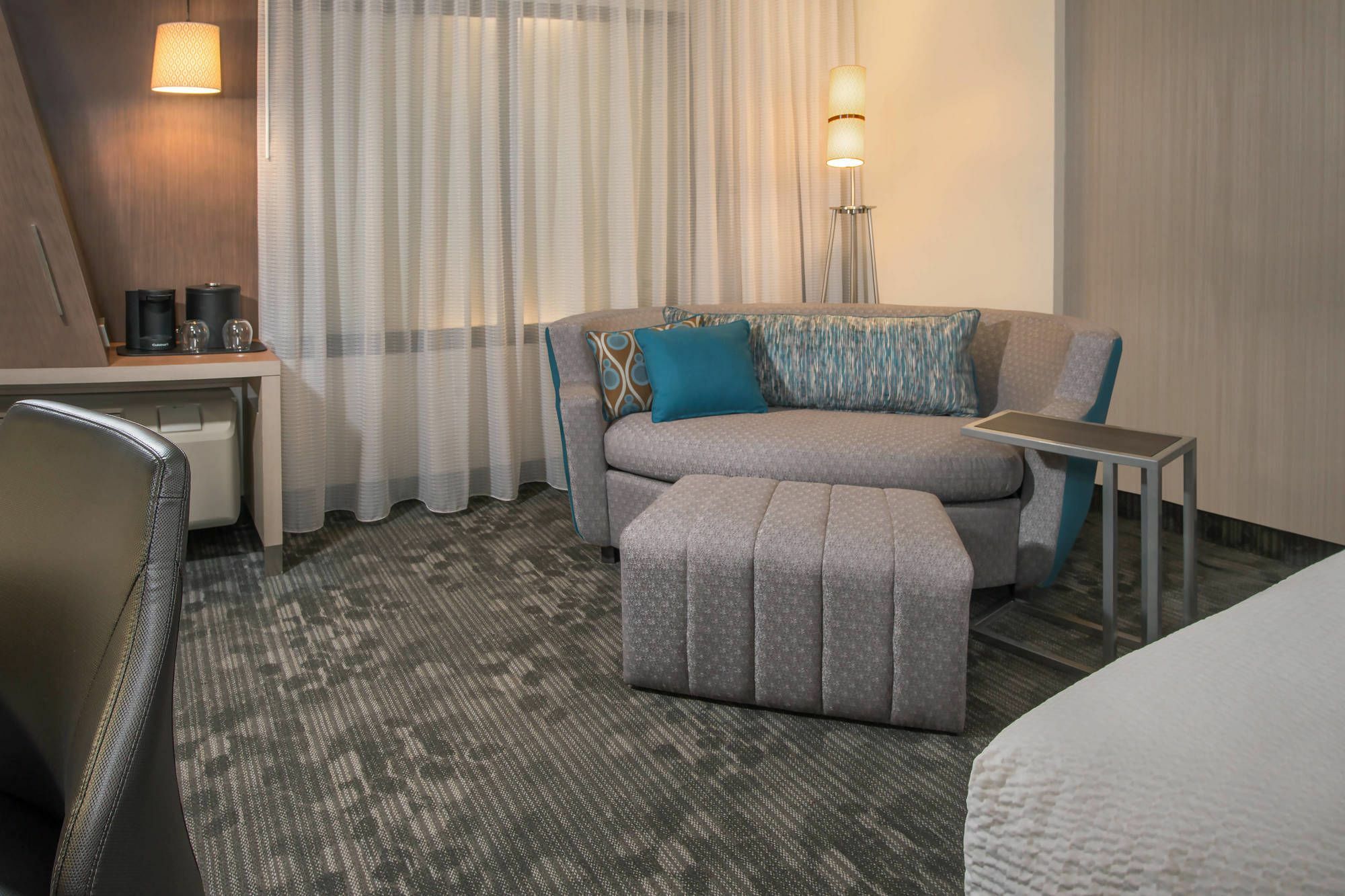 Отель Courtyard By Marriott Atlanta Лития-Спрингс Экстерьер фото